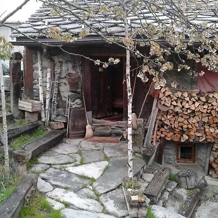 Holiday home Favolosa Casa Di Montagna Brusson